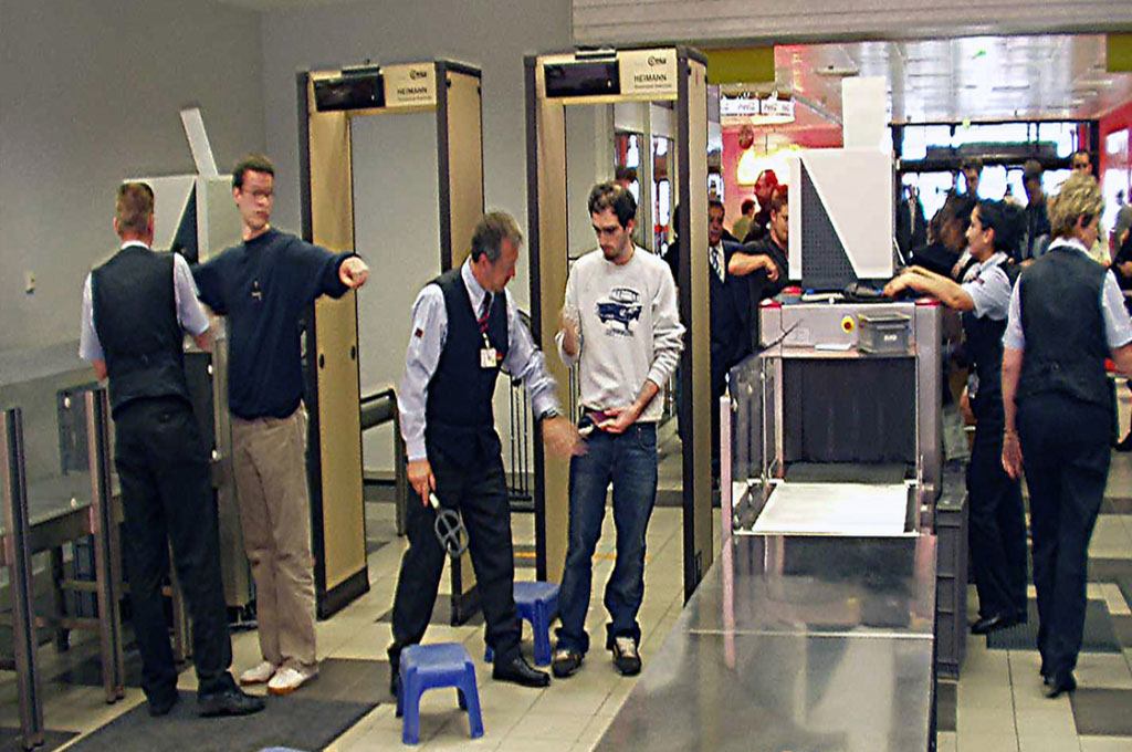 تکنولوژی‌های نوین در بازرسی بدنی؛ از راکت هوشمند تا گیت امنیتی پیشرفته