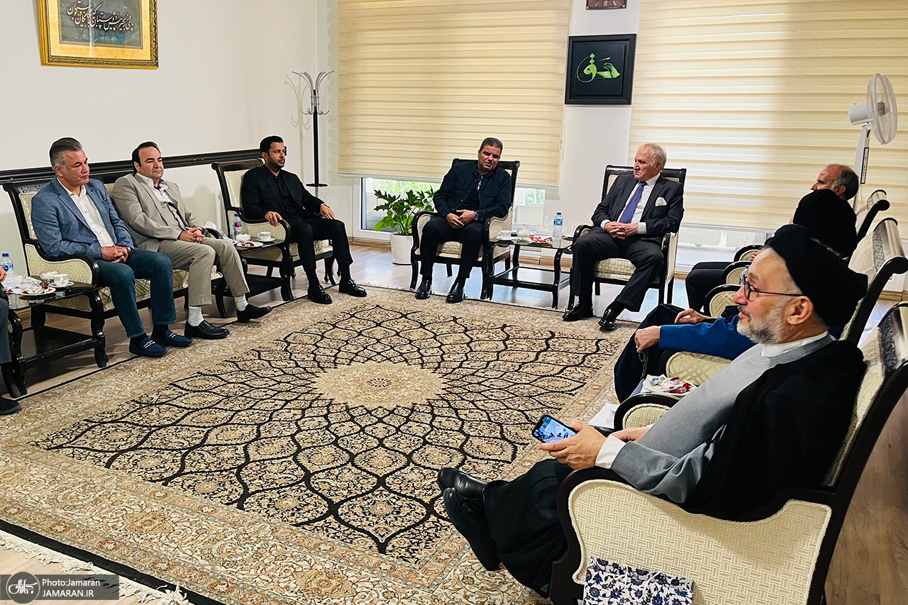 جمعی از پیشکسوتان پرسپولیس و تیم ملی با سیدمحمد خاتمی دیدار کردند/ تصاویر_آینده 14 جمعی+از+پیشکسوتان+پرسپولیس+و+تیم+ملی+با+سید+محمد+خاتمی+دیدار+کردند (2)
