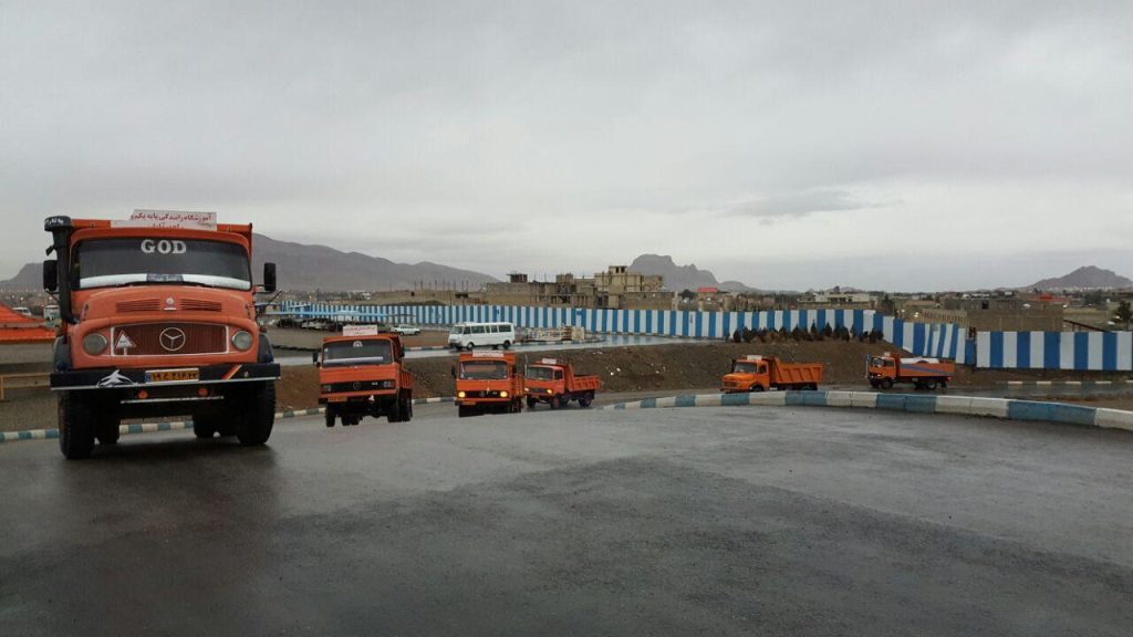 بهترین آموزشگاه رانندگی ویژه در تهران: راهنمای جامع انتخاب (1404)