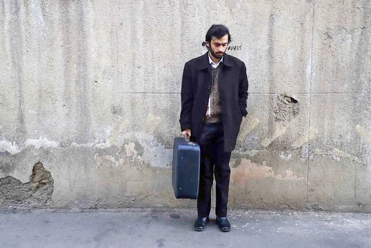 علی شادمان جایزه‌اش را به بازیگر تئاتر زندانی اهدا کرد آینده