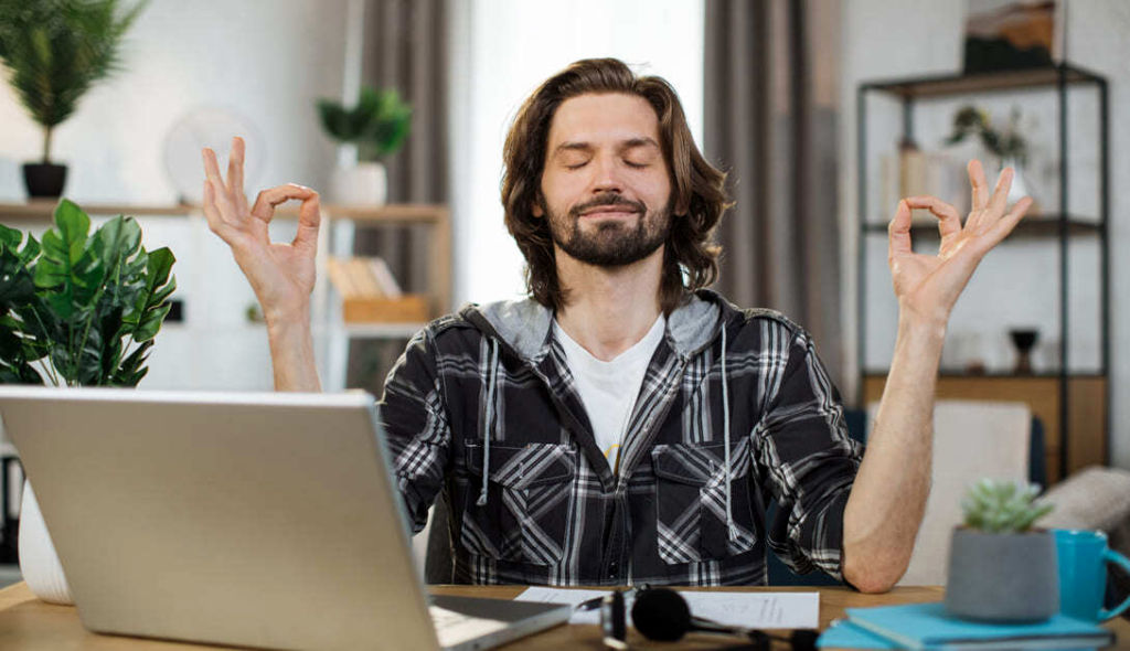 چطور در اوج گرفتاری سلامت روان مان را دریابیم؟_آینده 22 1759260065 744 چطور در اوج گرفتاری سلامت روان مان را دریابیم؟ آینده