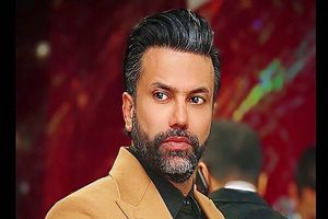 رونمایی علیرضا نیکبخت از استایل جدیدش/ ویدئو