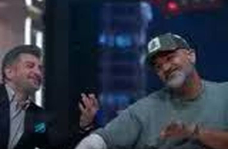 رقص دو نفره مهران غفوریان و محمود شهریاری با آهنگ حمیرا/ ویدئو_آینده 22 رقص دو نفره مهران غفوریان و محمود شهریاری با آهنگ حمیرا/ ویدئو_آینده