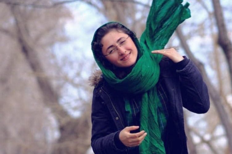 پشت پرده لباس آستین حلقه‌ای رحیم در بامداد خمار/ ویدئو_آینده