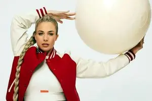 زنی که حاضر نشد بخاطر پول برای کریس رونالدو پاپوش بدوزد!_آینده 15 زنی که حاضر نشد بخاطر پول برای کریس رونالدو پاپوش بدوزد!