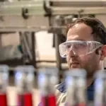 مزد کارگر متوسط بگیر و مشمول طرح طبقه بندی در سال جدید چقدر است؟