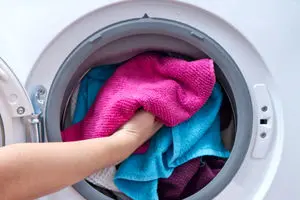 این پارچه نیاز به مواد شوینده را از بین می‌برد