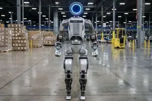 ۳۵۰ ربات انسان‌نما خودروسازی رنو را اداره می‌کنند