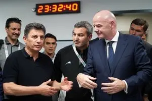 هر کاری برای شما انجام می‌دهم