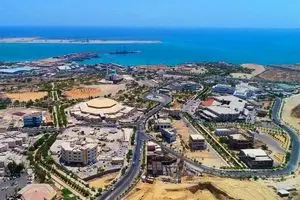 ورود بیش از ۶۲۰ هزار تن کالای اساسی به مناطق آزاد کشور