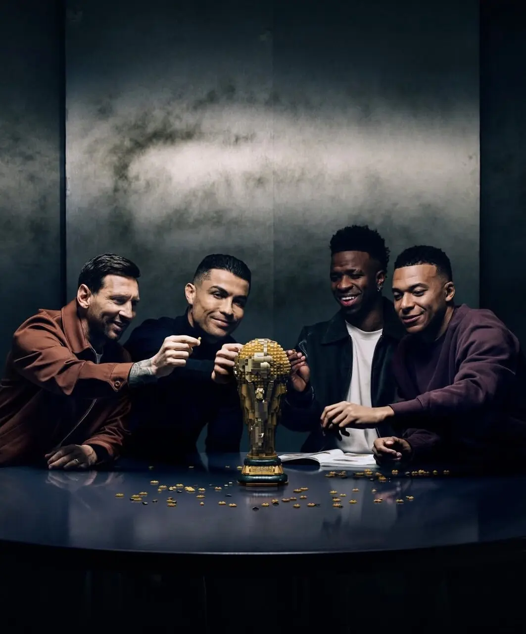 همکاری رونالدو و مسی در یک ویدیوی تبلیغاتی؛ امباپه و وینی هم می باشند/ تصاویر_آینده 18 6391770