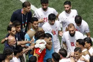 با قلعه‌نویی مشکل دارم اما موافق مربی ایرانی‌ام