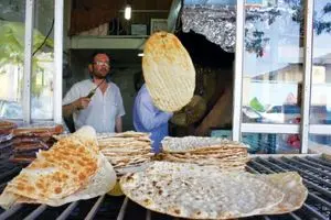 مصیبت «گرانی نان» برای سفره های خالی کارگران_آینده 3 مصیبت «گرانی نان» برای سفره های خالی کارگران