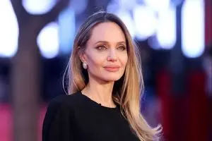 آنجلینا جولی برای انتخاب همسر فراخوان داد!_آینده 3 آنجلینا جولی برای انتخاب همسر فراخوان داد!