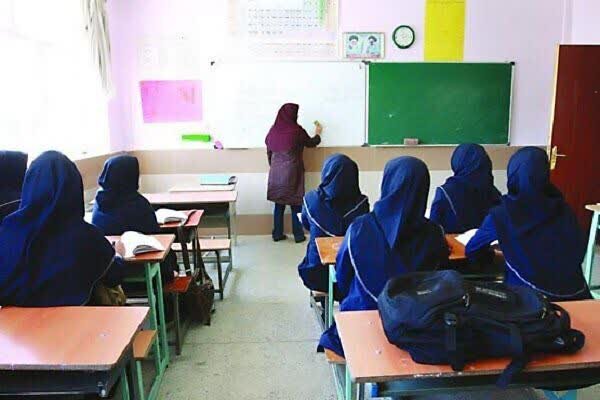 ۸۰۴ مدرسه تهران نیازمند نوسازی؛ تلاشهای مشترک برای توسعه فضاهای آموزشی 13 همکاری بین نهادی برای نوسازی مدارس تهران