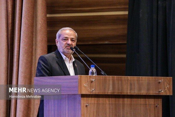 تقویت هویت ملی و دینی دانش‌آموزان اولویت آموزش
