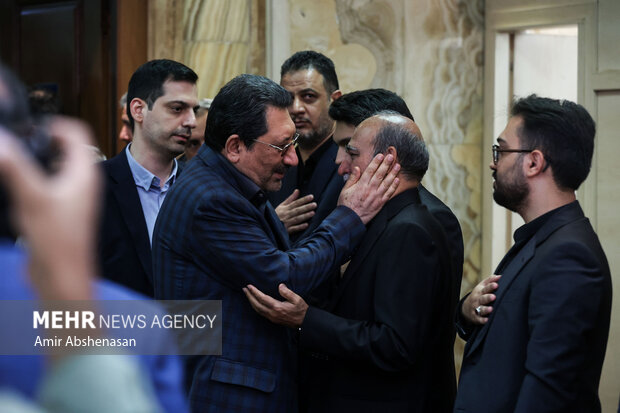 برگزاری مراسم ترحیم فرزند لطف‌الله فروزنده در مسجد امام صادق