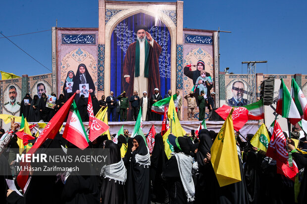 رزمایش بزرگ ۳۱۳ هزار جانفدای ایران در تهران 31 برگزاری رزمایش گسترده ۳۱۳ هزار جانباز تهران
