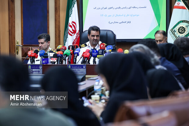 رئیس پلیس راهور تهران در نشست خبری حضور یافت