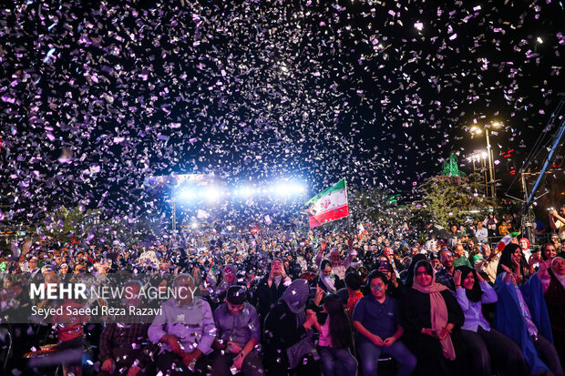 برگزاری اجتماع بزرگ «امام زمانیها» در میدان راهآهن تهران 21 برگزاری集会 بزرگ امام زمانیها در میدان راهآهن تهران