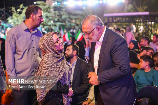 برگزاری اجتماع بزرگ «امام زمانیها» در میدان راهآهن تهران 45 اجتماع بزرگ امام زمانیها در میدان راهآهن تهران