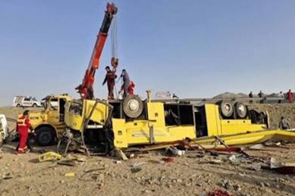 یک روز خونین در جادههای ایران ۲۰ کشته در دو سانحه اتوبوسی