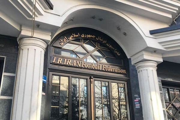 فوتبالیستهای تراکتور و استقلال به دلیل عدم در یافت پرواز مستقیم به پرواز به عمان ارسال شدند.
