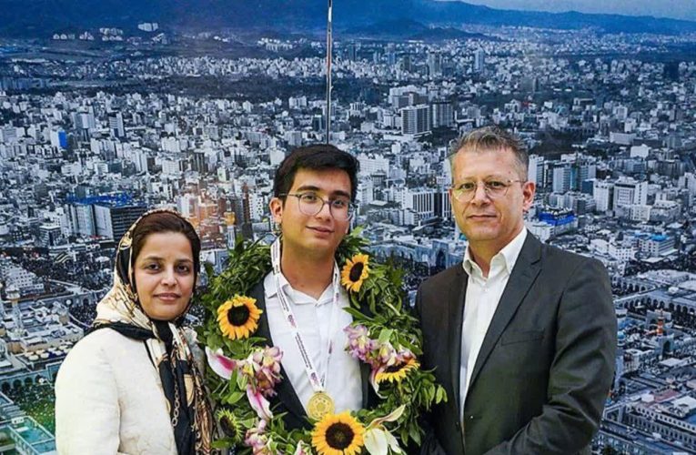 پدر طلایی المپیاد نجوم عشق و علاقه